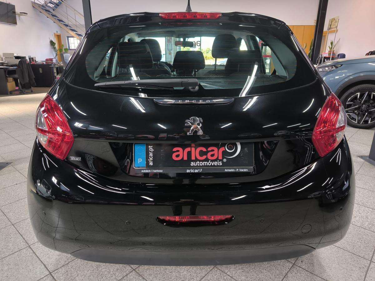 peugeot-208-2012-gasolina-1199cc