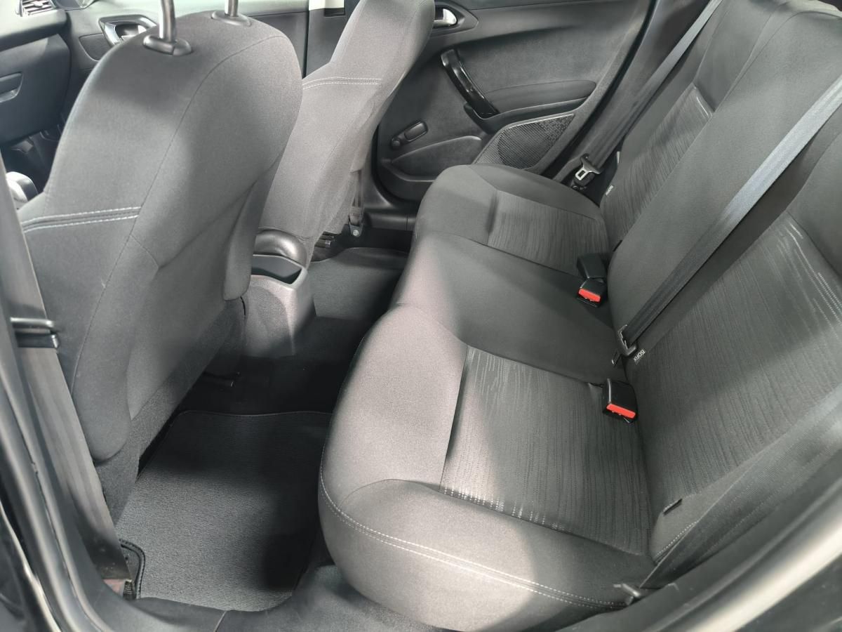 peugeot-208-2012-gasolina-1199cc