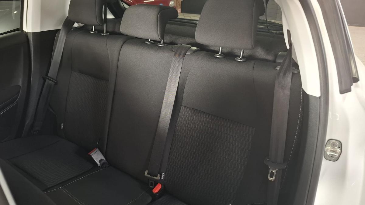 peugeot-208-2015-gasolina-1199cc