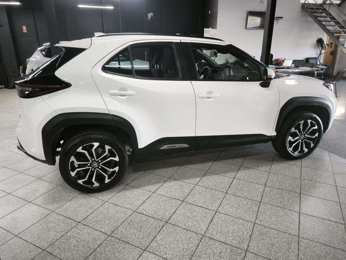 toyota-yaris-cross-2023-hibrido-a-gasolina-1490cc