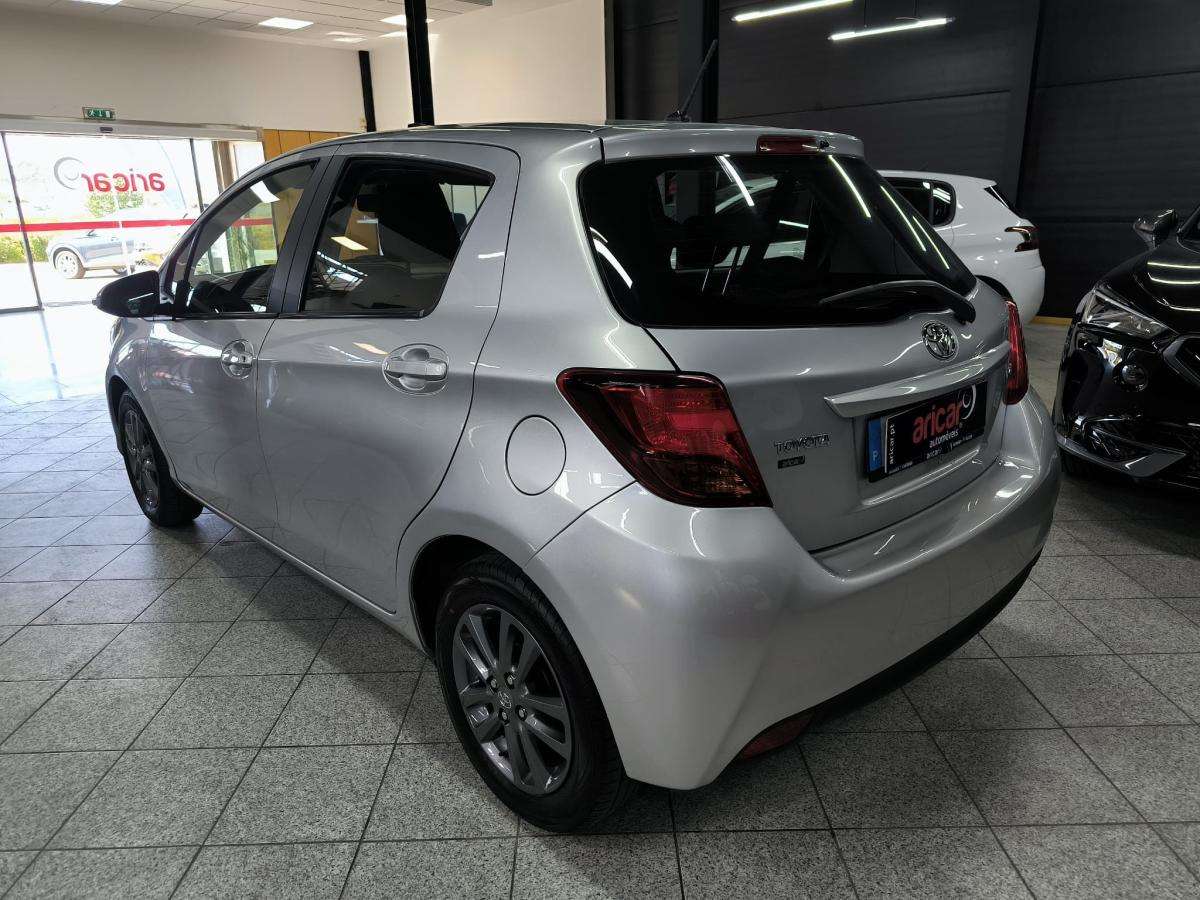 toyota-yaris-2015-gasolina-998cc