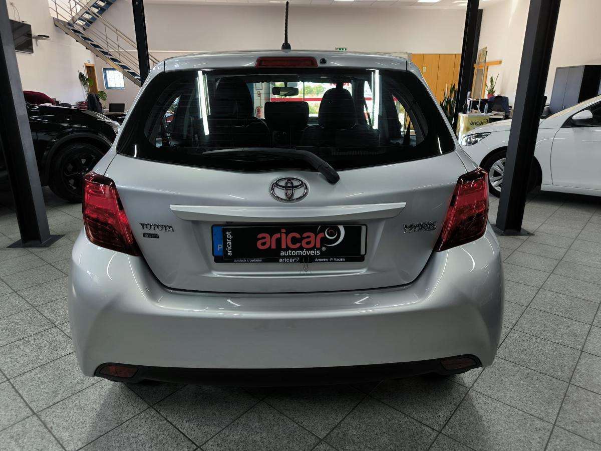 toyota-yaris-2015-gasolina-998cc