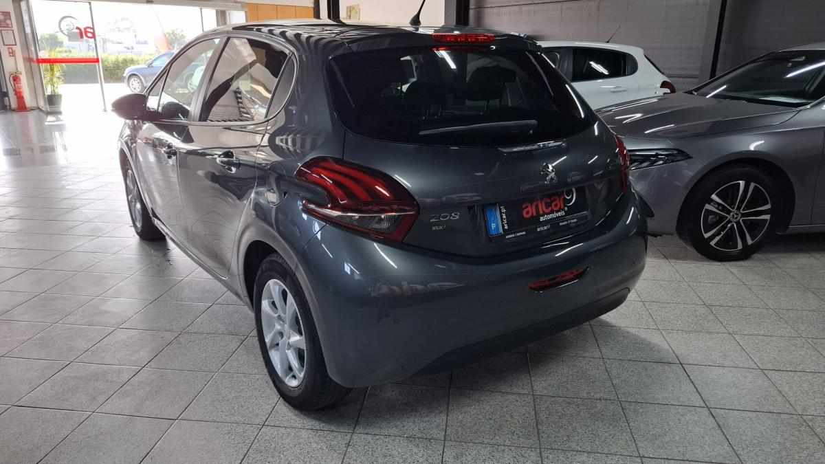 peugeot-208-1-2-vti-2015-gasolina-1199cc