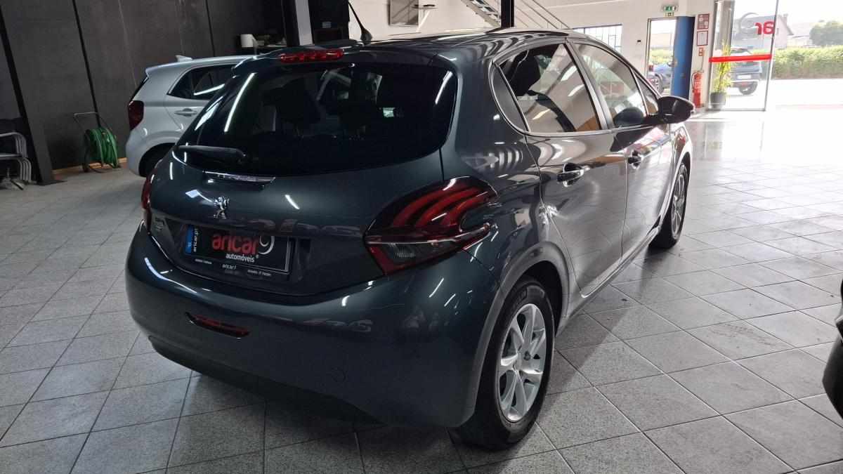 peugeot-208-1-2-vti-2015-gasolina-1199cc