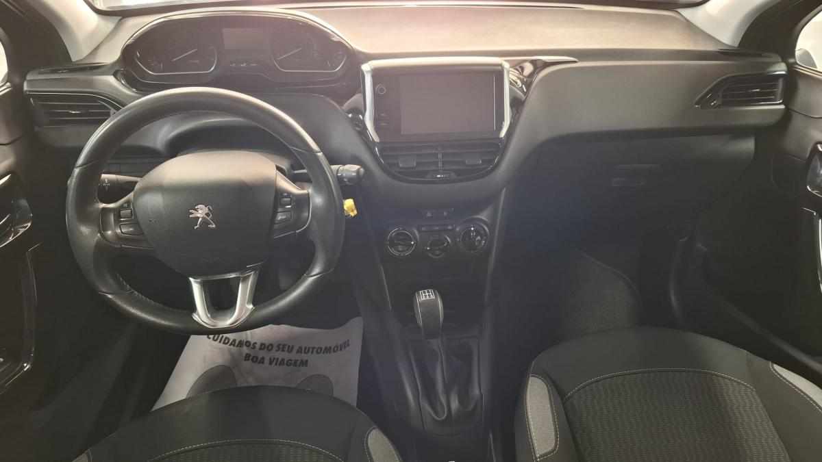 peugeot-208-1-2-vti-2015-gasolina-1199cc