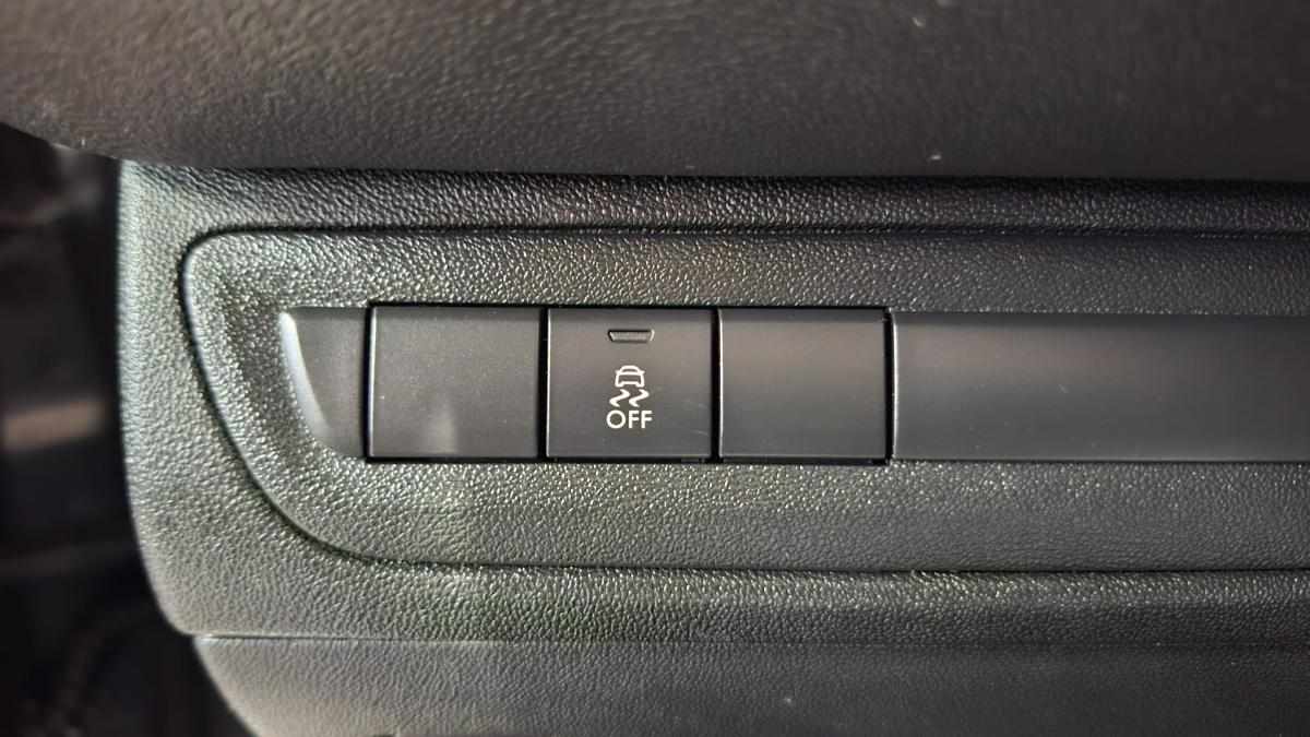 peugeot-208-1-2-vti-2015-gasolina-1199cc