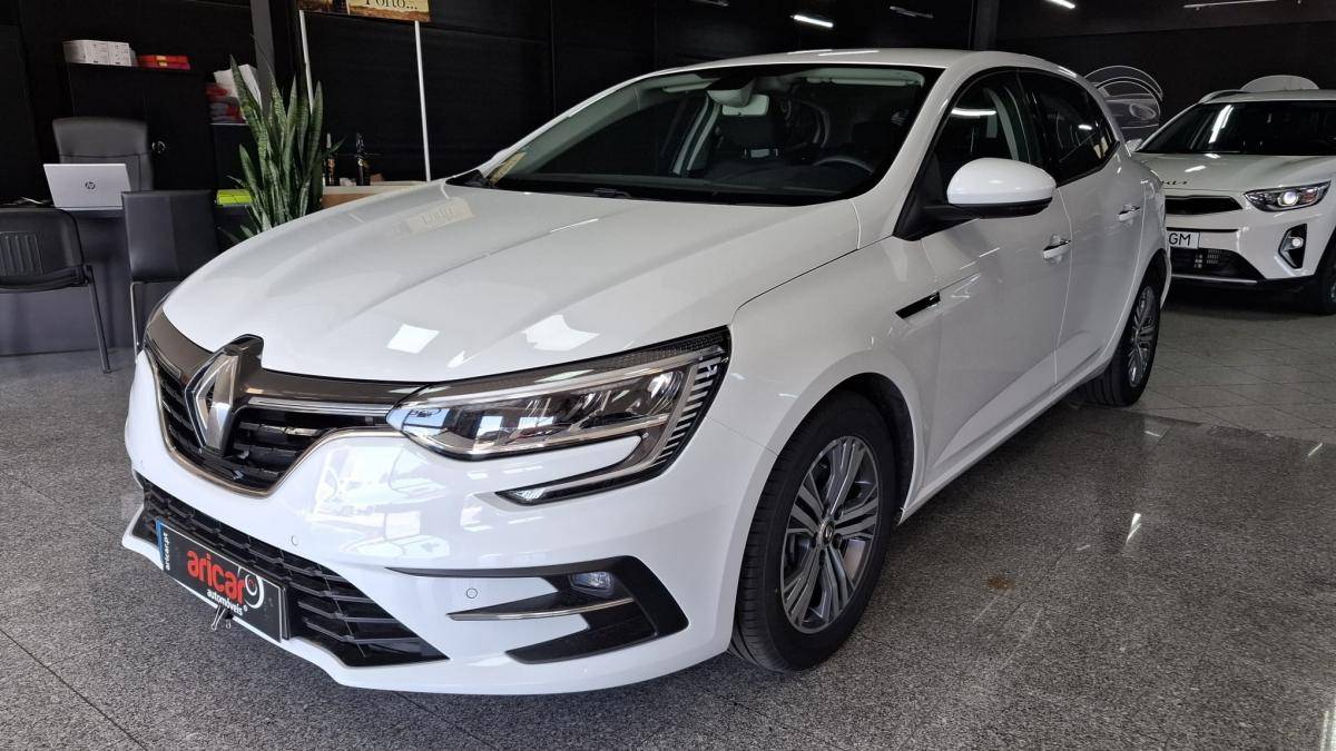 renault-megane-2022-hibrido-a-gasolina-1598cc