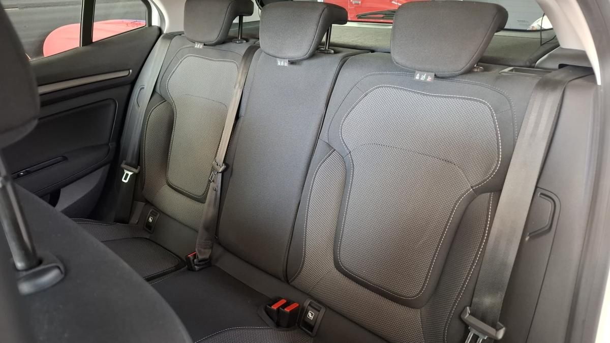 renault-megane-2022-hibrido-a-gasolina-1598cc