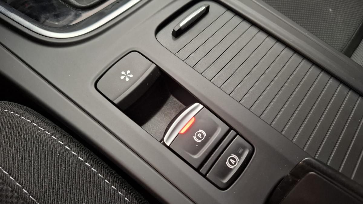 renault-megane-2022-hibrido-a-gasolina-1598cc