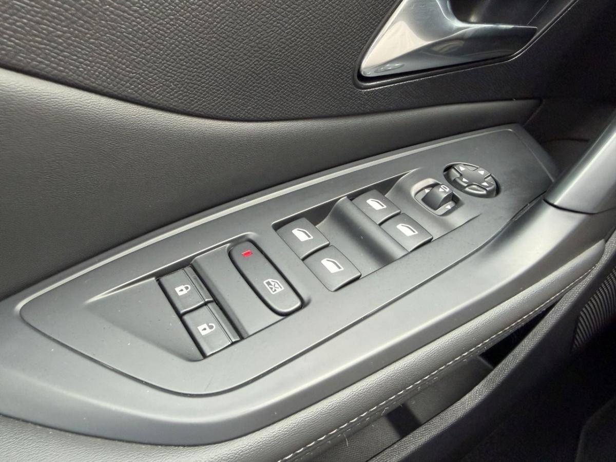 peugeot-308-sw-2023-hibrido-a-gasolina-1598cc