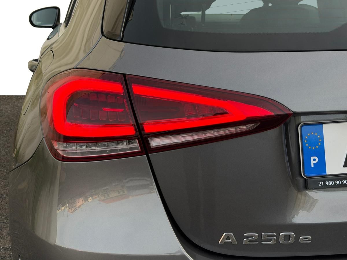 mercedes-benz-classe-a-2022-hibrido-a-gasolina-1332cc