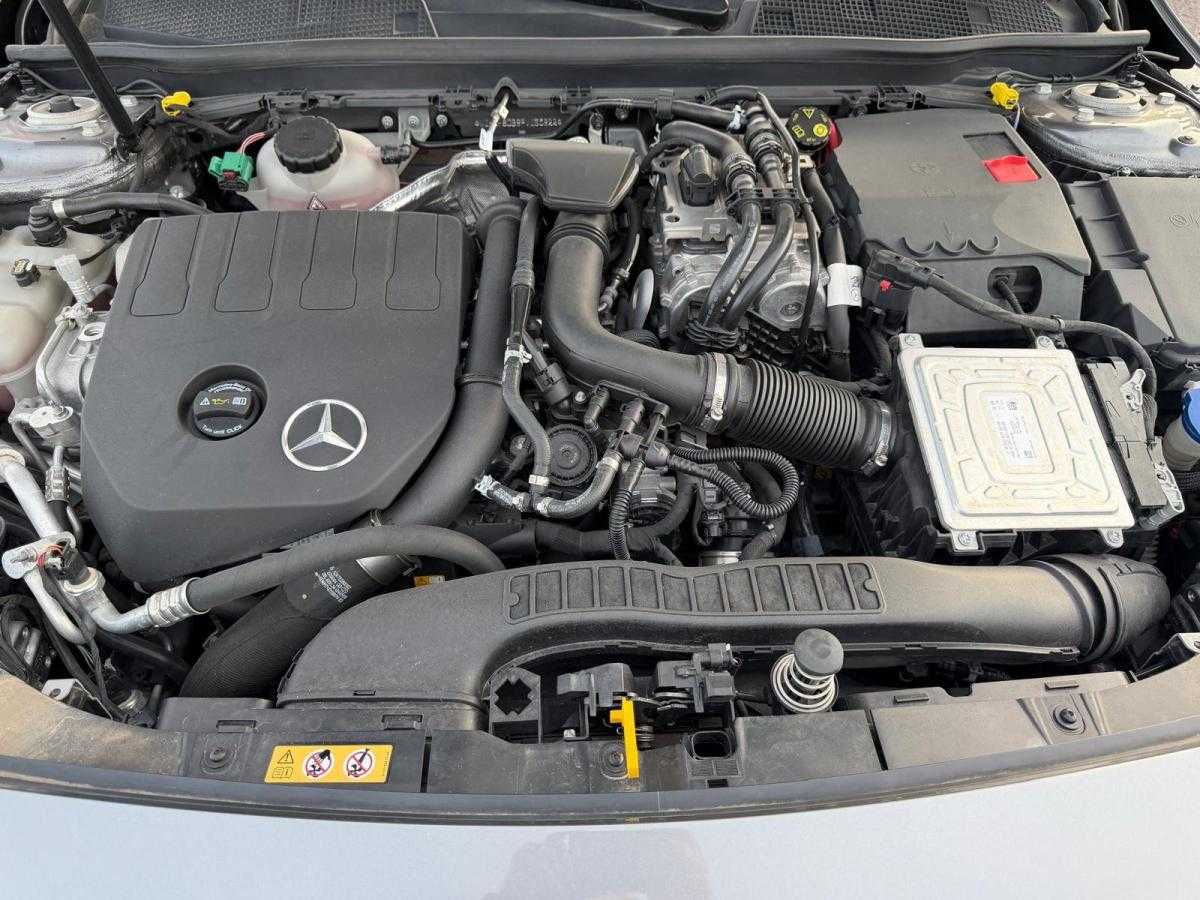 mercedes-benz-classe-a-2022-hibrido-a-gasolina-1332cc