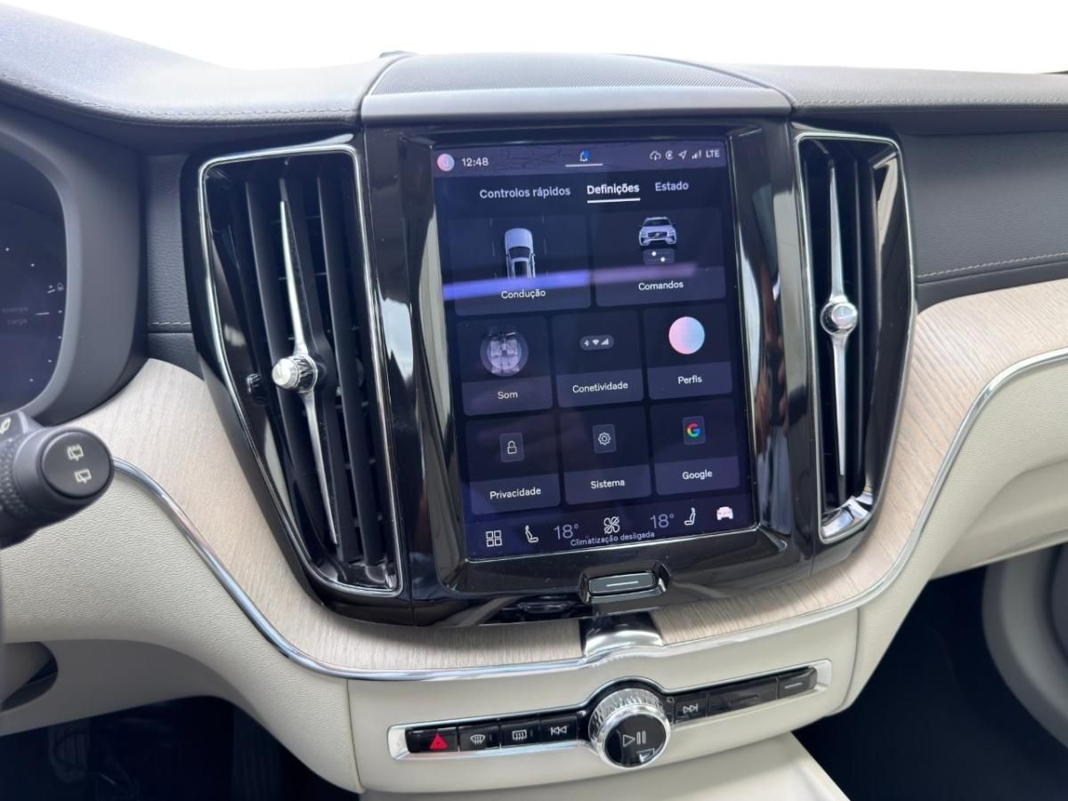 volvo-xc60-2022-hibrido-a-gasolina-1696cc