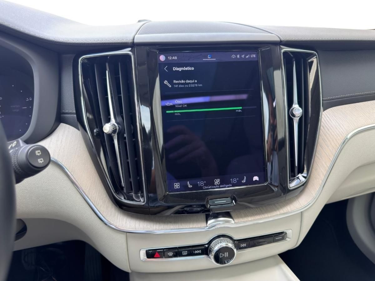 volvo-xc60-2022-hibrido-a-gasolina-1696cc