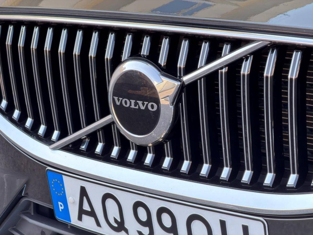 volvo-xc60-2022-hibrido-a-gasolina-1696cc