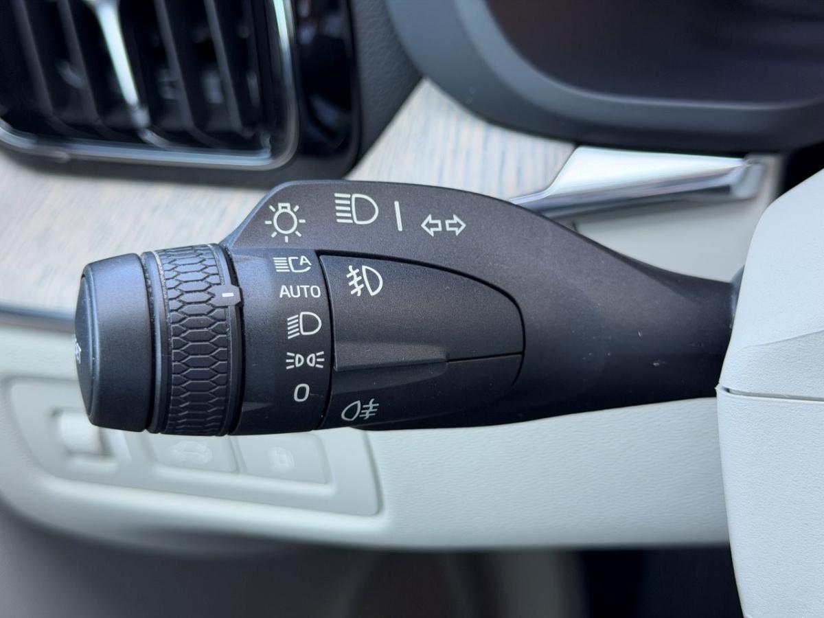 volvo-xc60-2022-hibrido-a-gasolina-1696cc