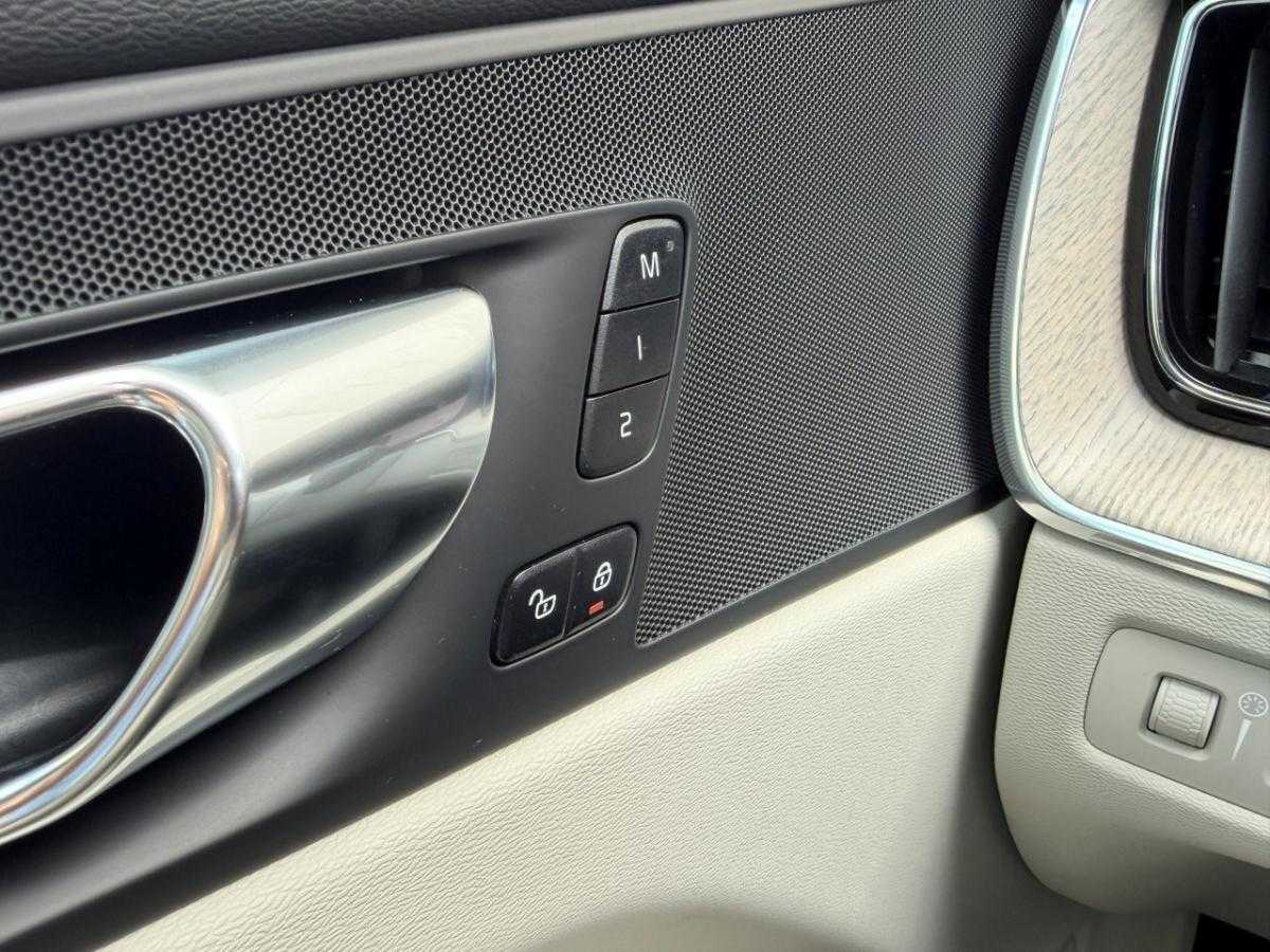 volvo-xc60-2022-hibrido-a-gasolina-1696cc