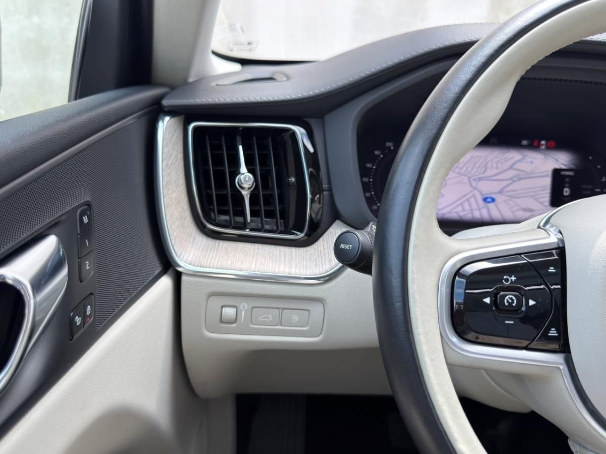 volvo-xc60-2022-hibrido-a-gasolina-1696cc