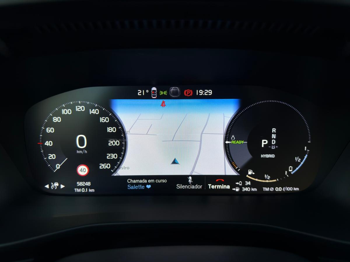 volvo-xc40-2022-hibrido-a-gasolina-1496cc