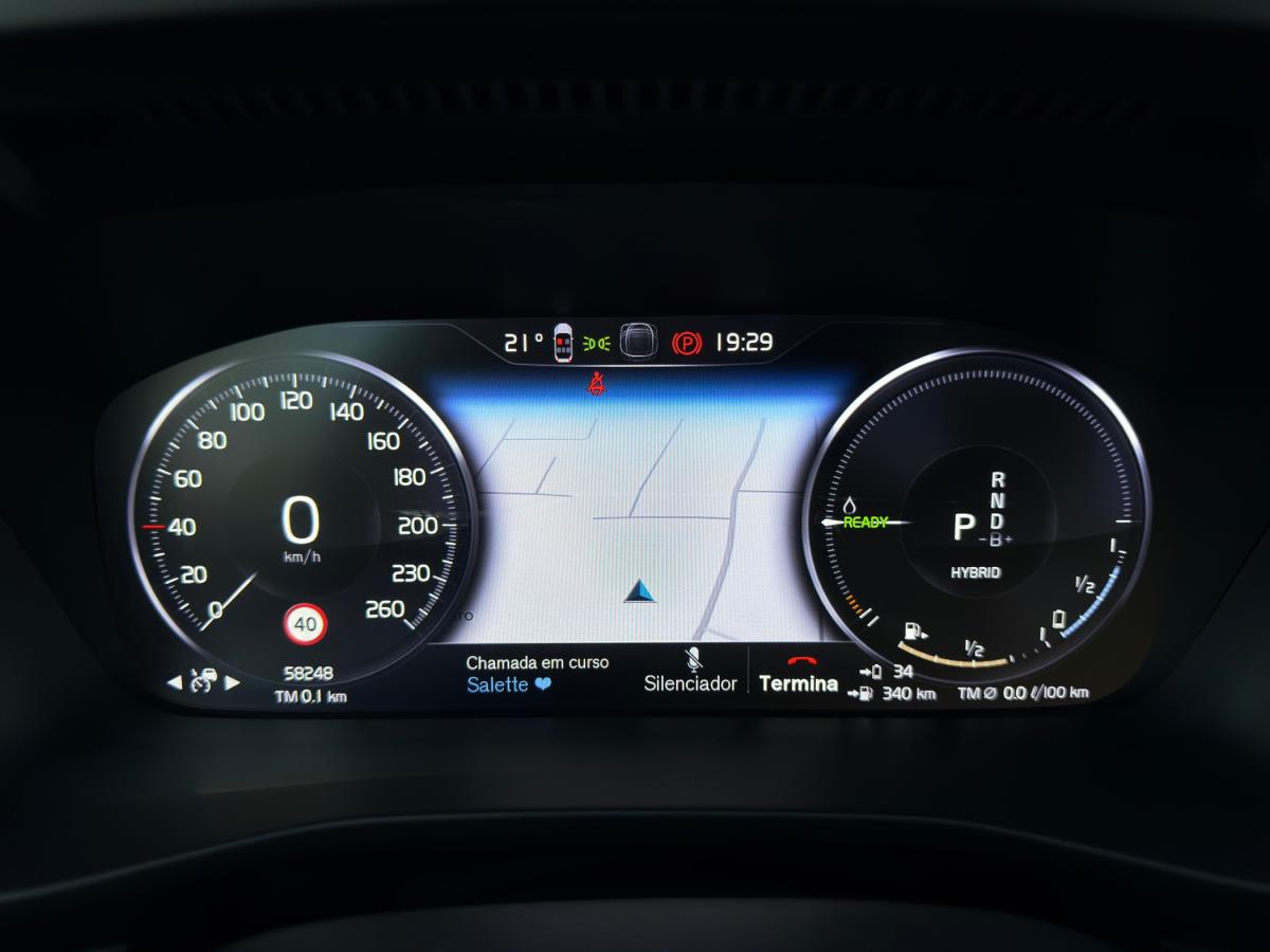 volvo-xc40-2022-hibrido-a-gasolina-1496cc