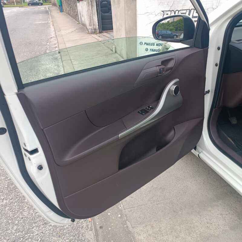 toyota-iq-1-0-vvt-i-2010-gasolina-998cc