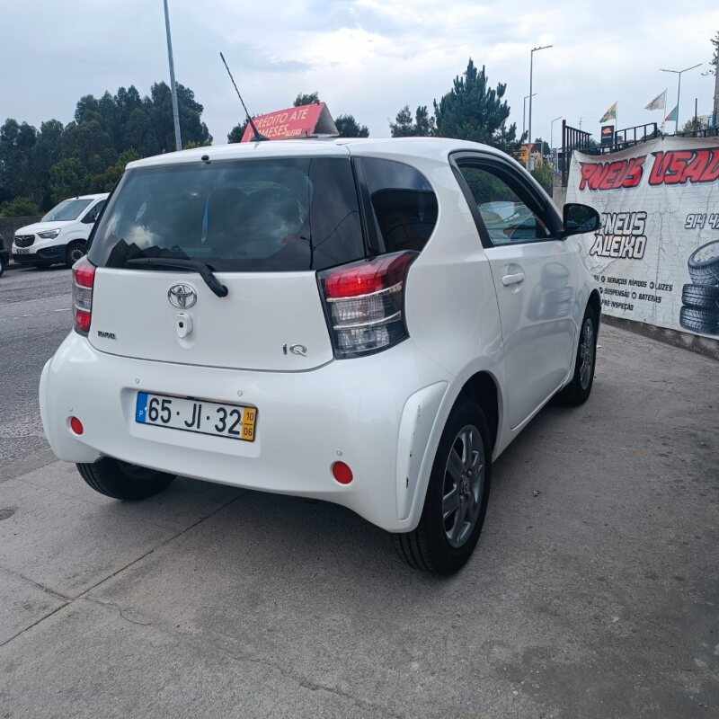 toyota-iq-1-0-vvt-i-2010-gasolina-998cc