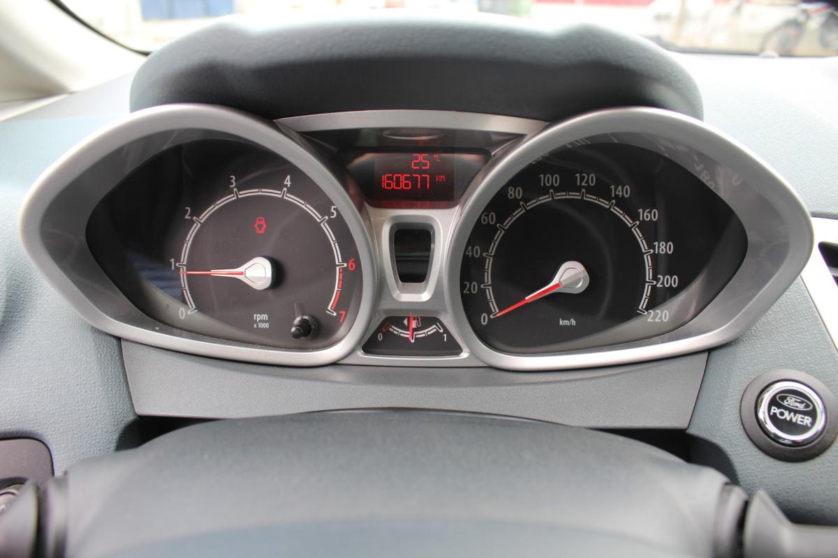 ford-fiesta-2010-gasolina-1242cc