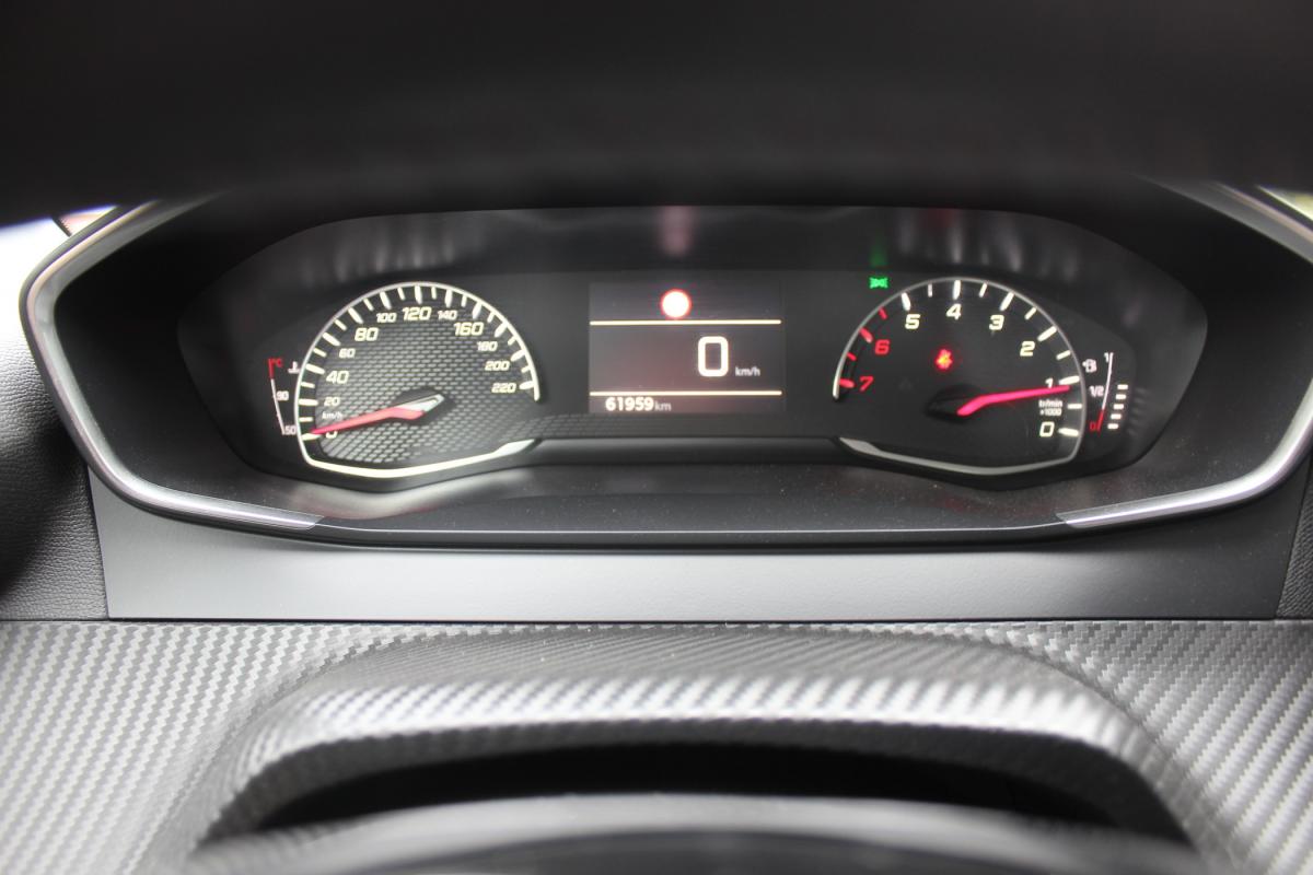 peugeot-208-2022-gasolina-1199cc