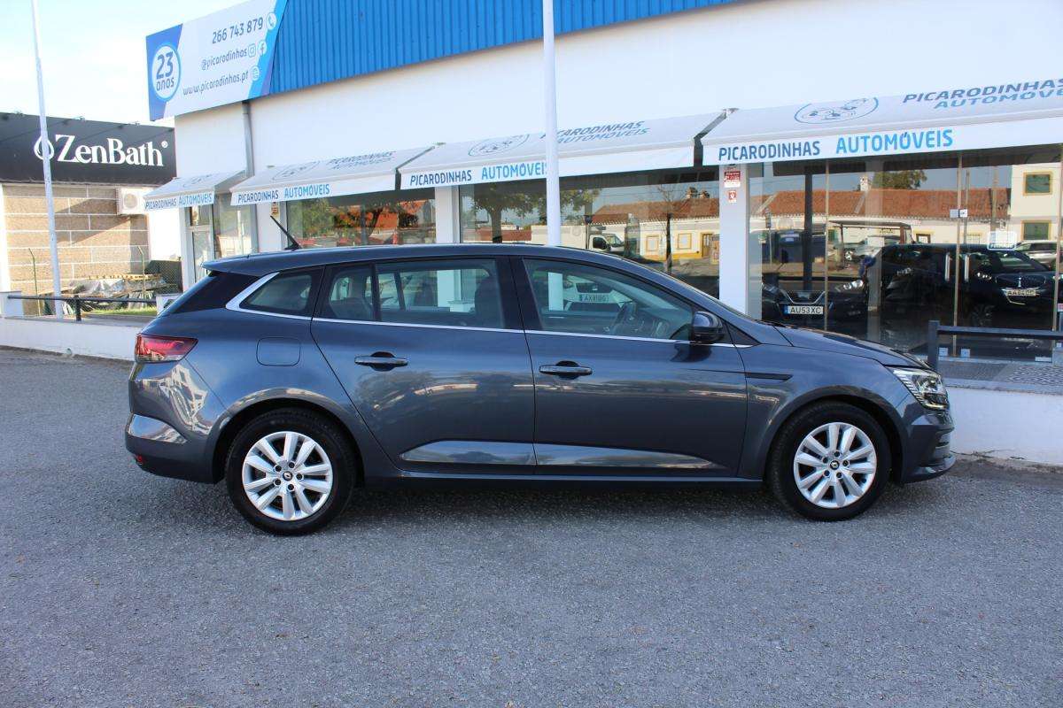 renault-megane-sport-tourer-2023-diesel-1461cc