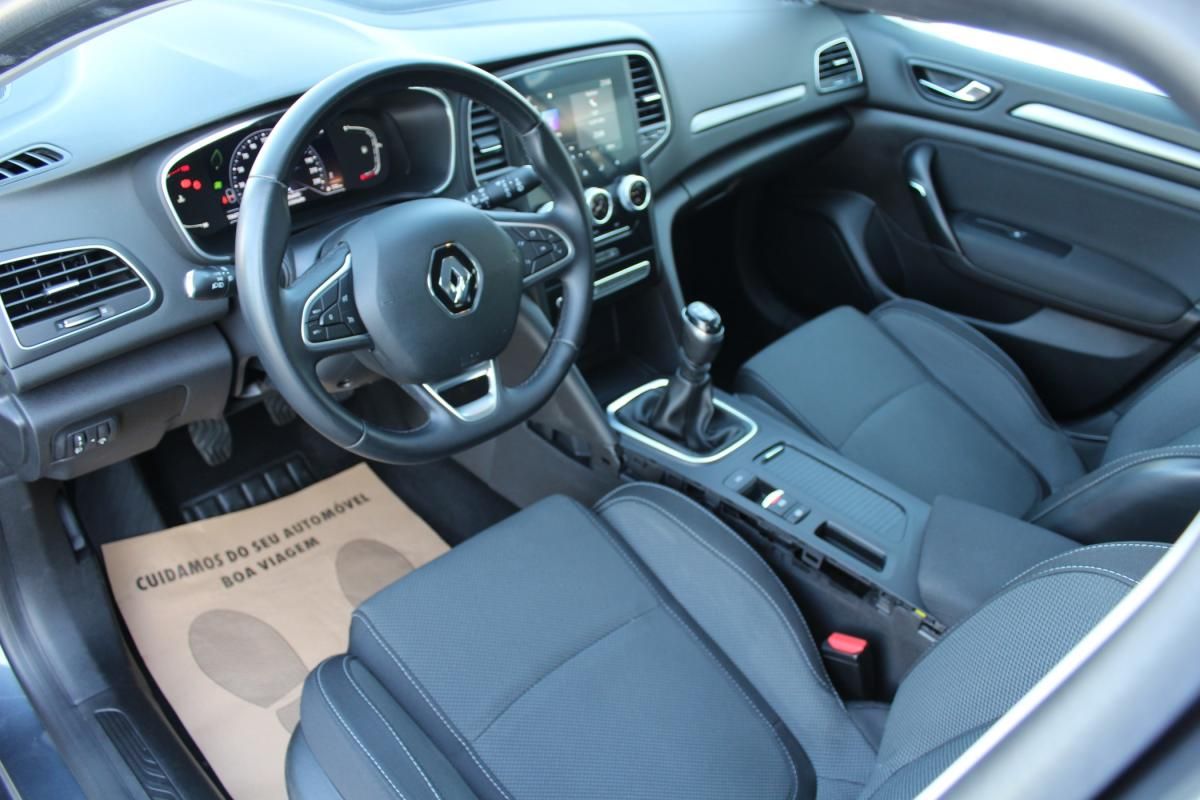 renault-megane-sport-tourer-2023-diesel-1461cc