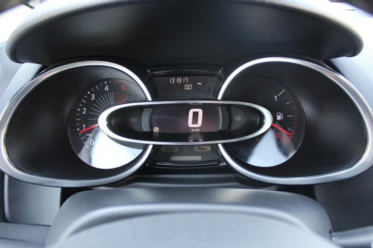renault-clio-sport-tourer-2016-diesel-1461cc