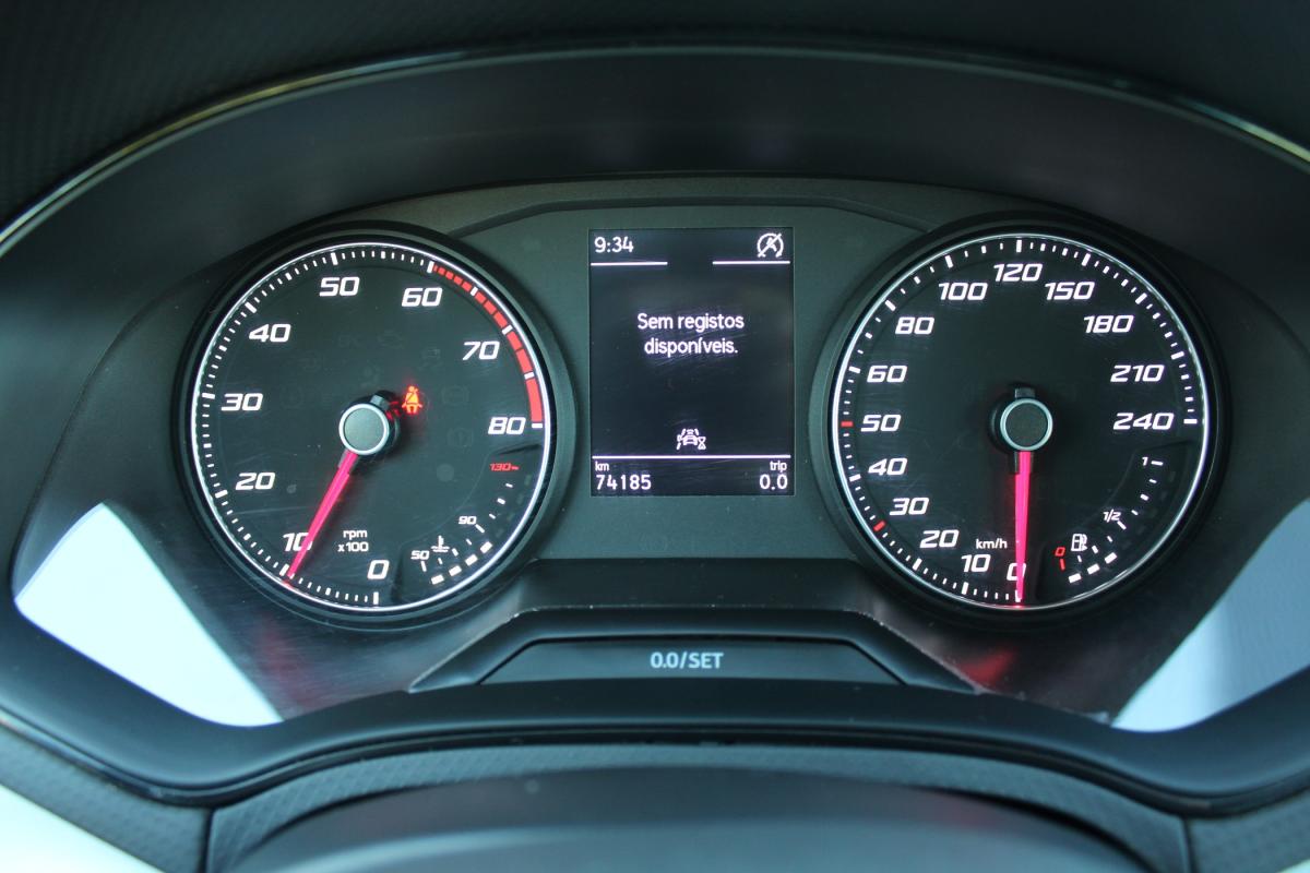 seat-arona-2022-gasolina-999cc