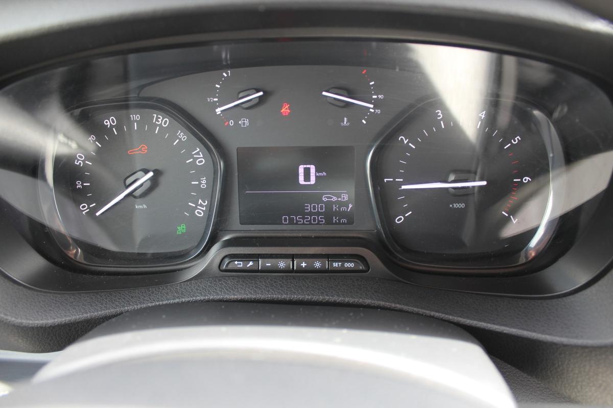 opel-vivaro-2019-diesel-1499cc