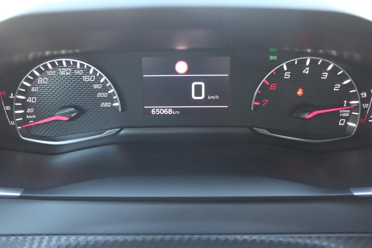 peugeot-208-2022-gasolina-1199cc