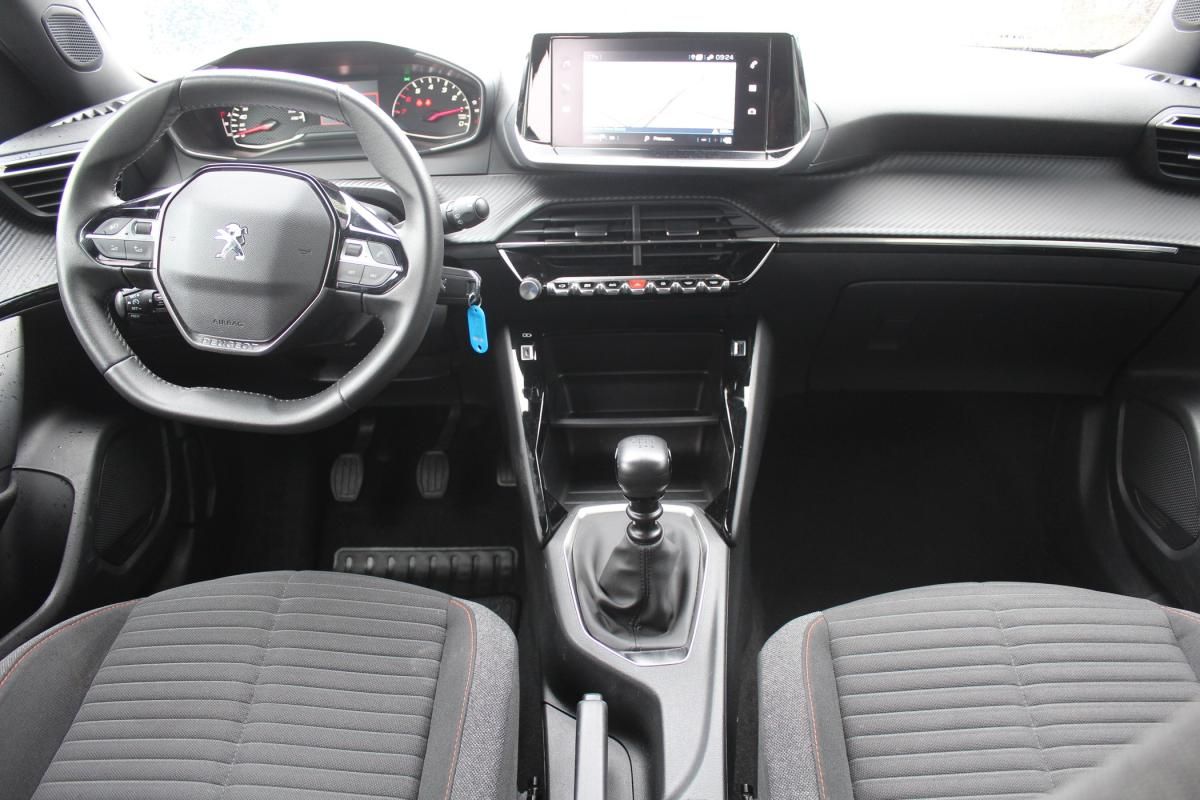 peugeot-2008-2023-gasolina-1199cc