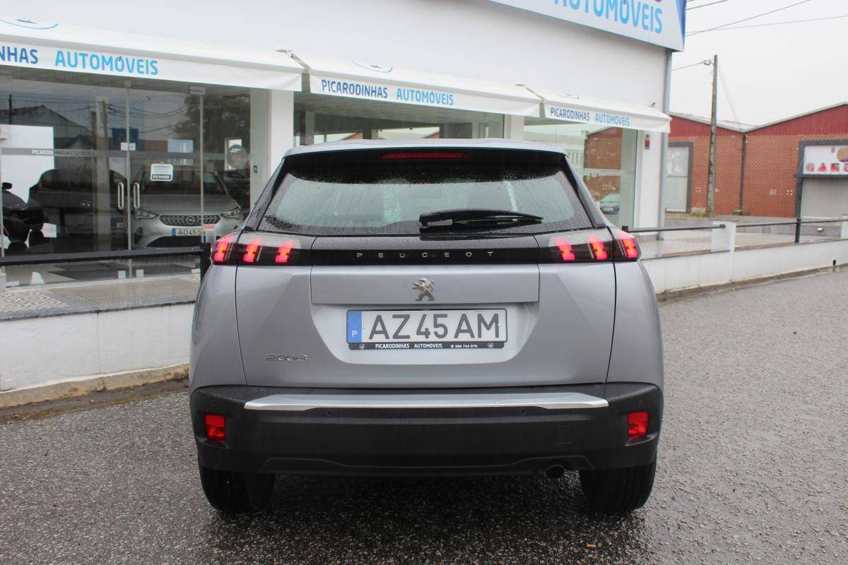 peugeot-2008-2023-gasolina-1199cc