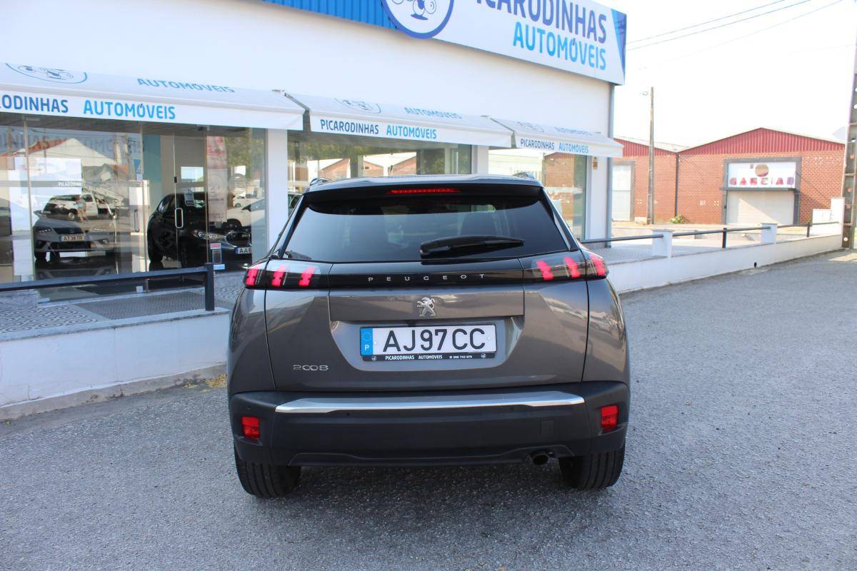 peugeot-2008-2021-gasolina-1199cc
