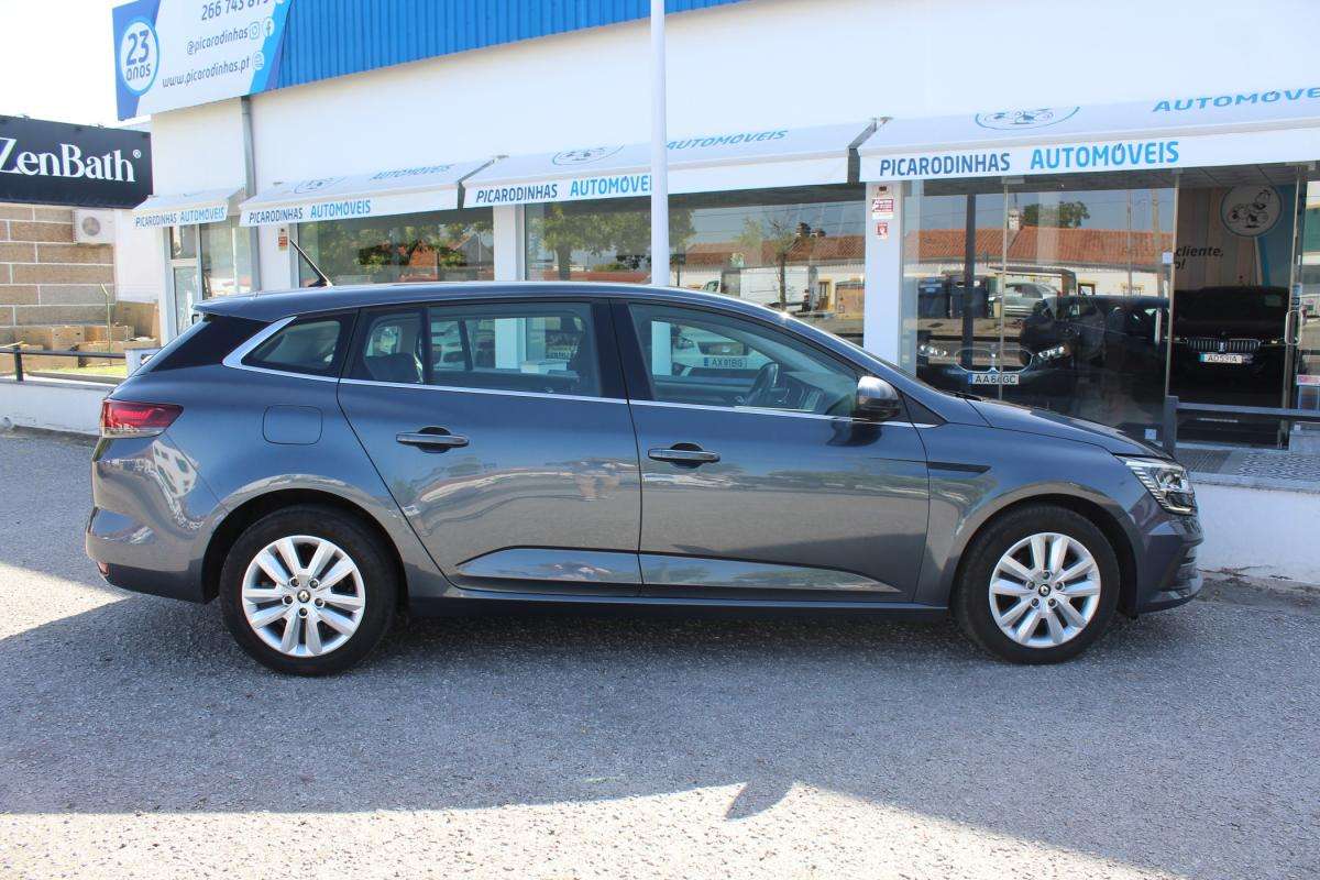 renault-megane-sport-tourer-2022-diesel-1461cc