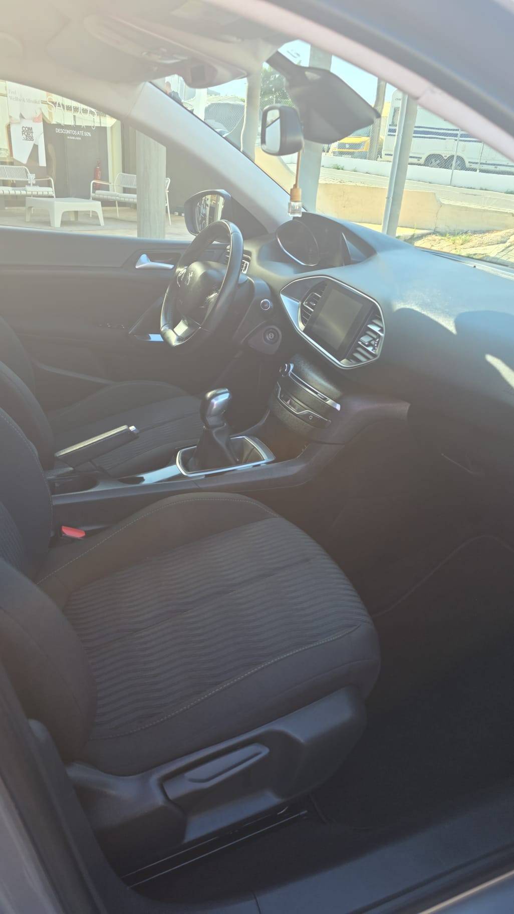 peugeot-308-sw-2015-diesel-1560cc
