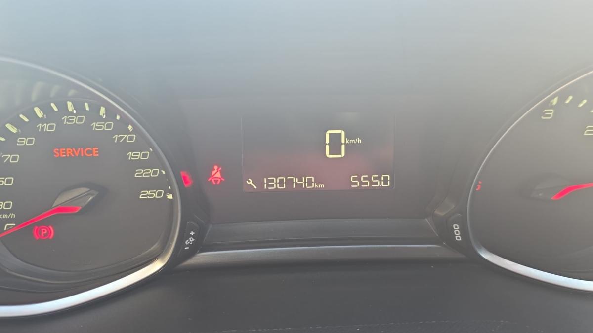 peugeot-308-sw-2015-diesel-1560cc