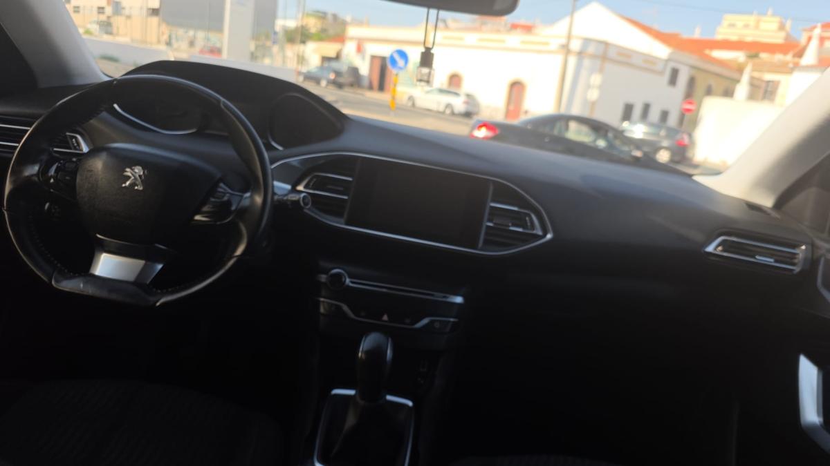 peugeot-308-sw-2015-diesel-1560cc