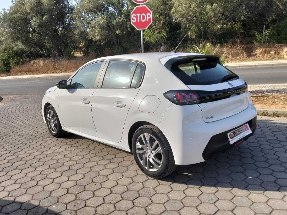 peugeot-208-2022-gasolina-1199cc