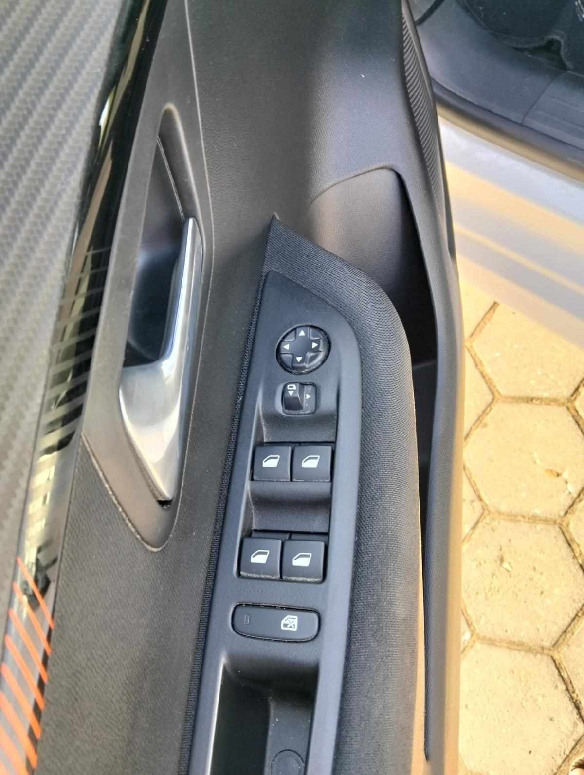peugeot-208-2022-gasolina-1199cc