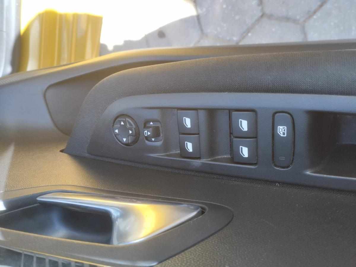 peugeot-208-2021-diesel-1499cc