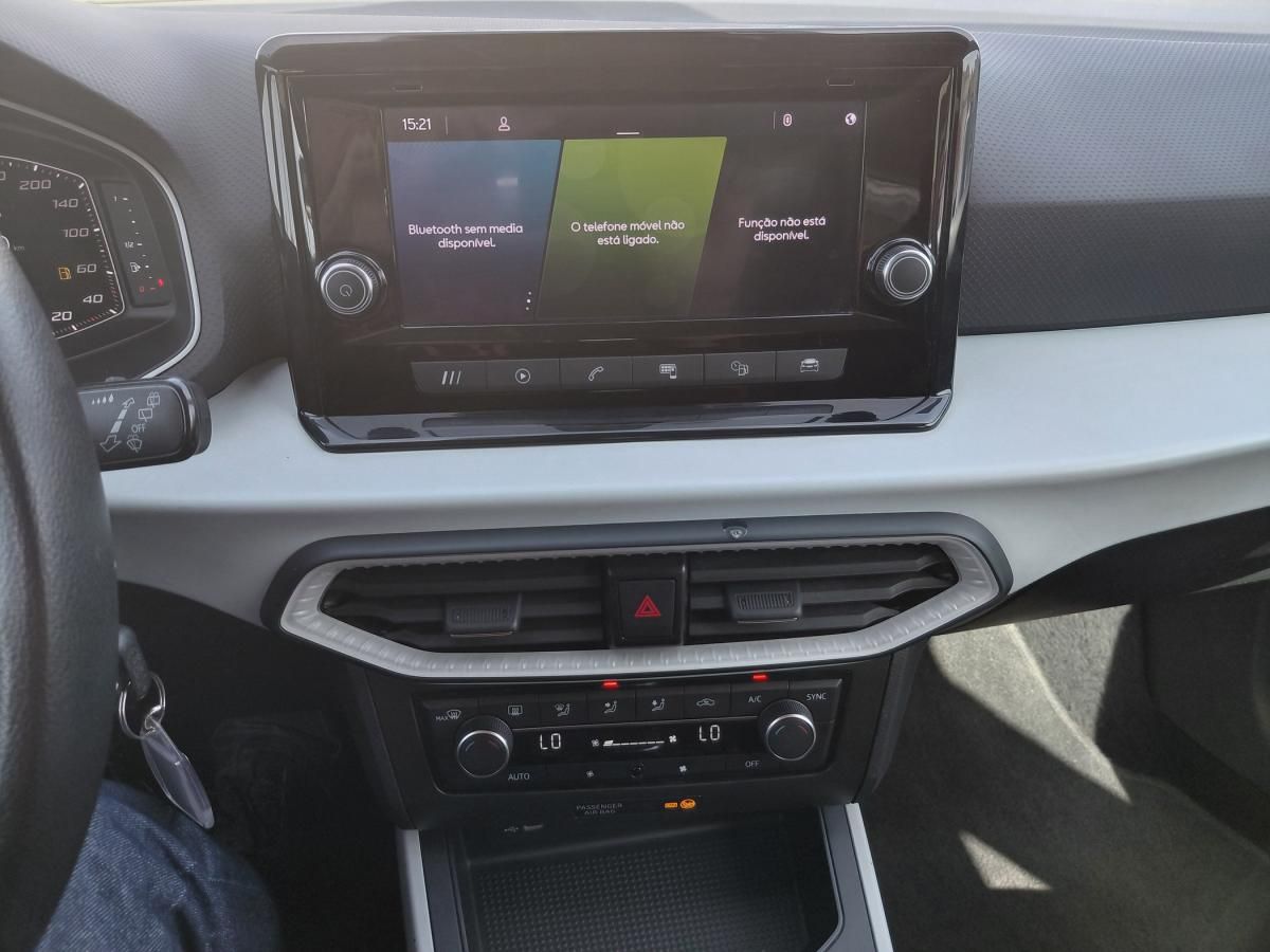 seat-arona-2023-gasolina-999cc