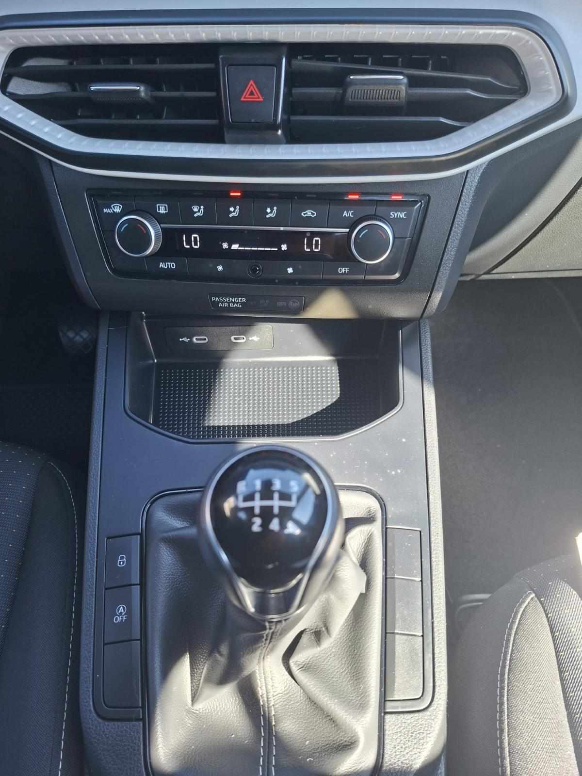 seat-ibiza-2023-gasolina-999cc
