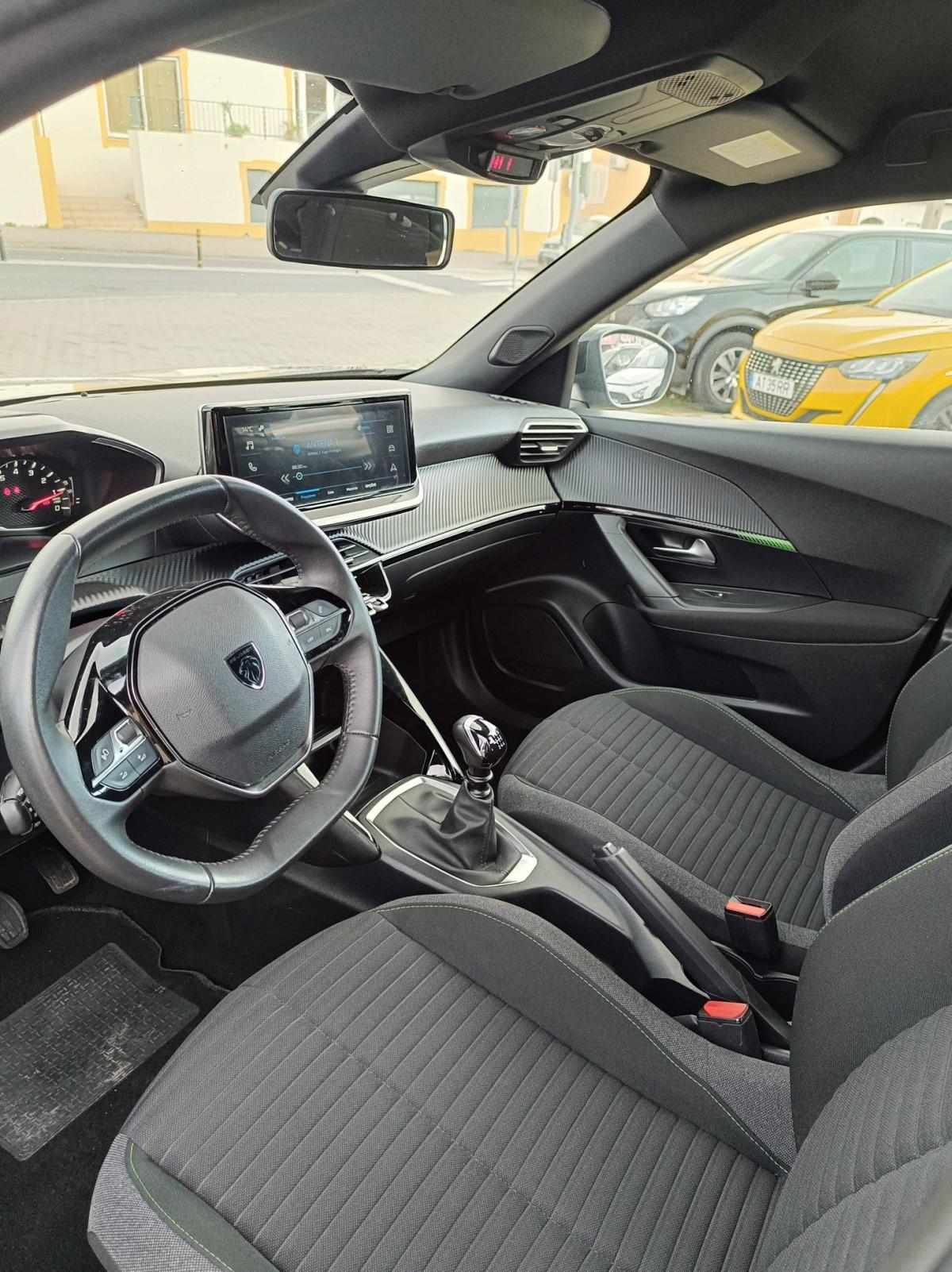 peugeot-2008-2023-gasolina-1199cc