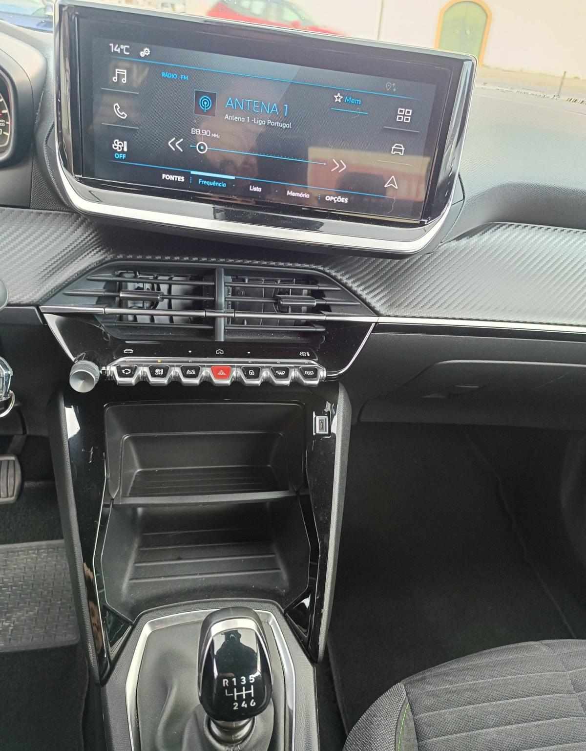 peugeot-2008-2023-gasolina-1199cc