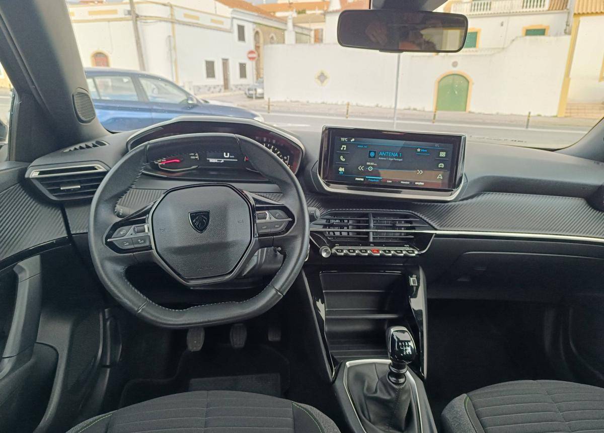 peugeot-2008-2023-gasolina-1199cc