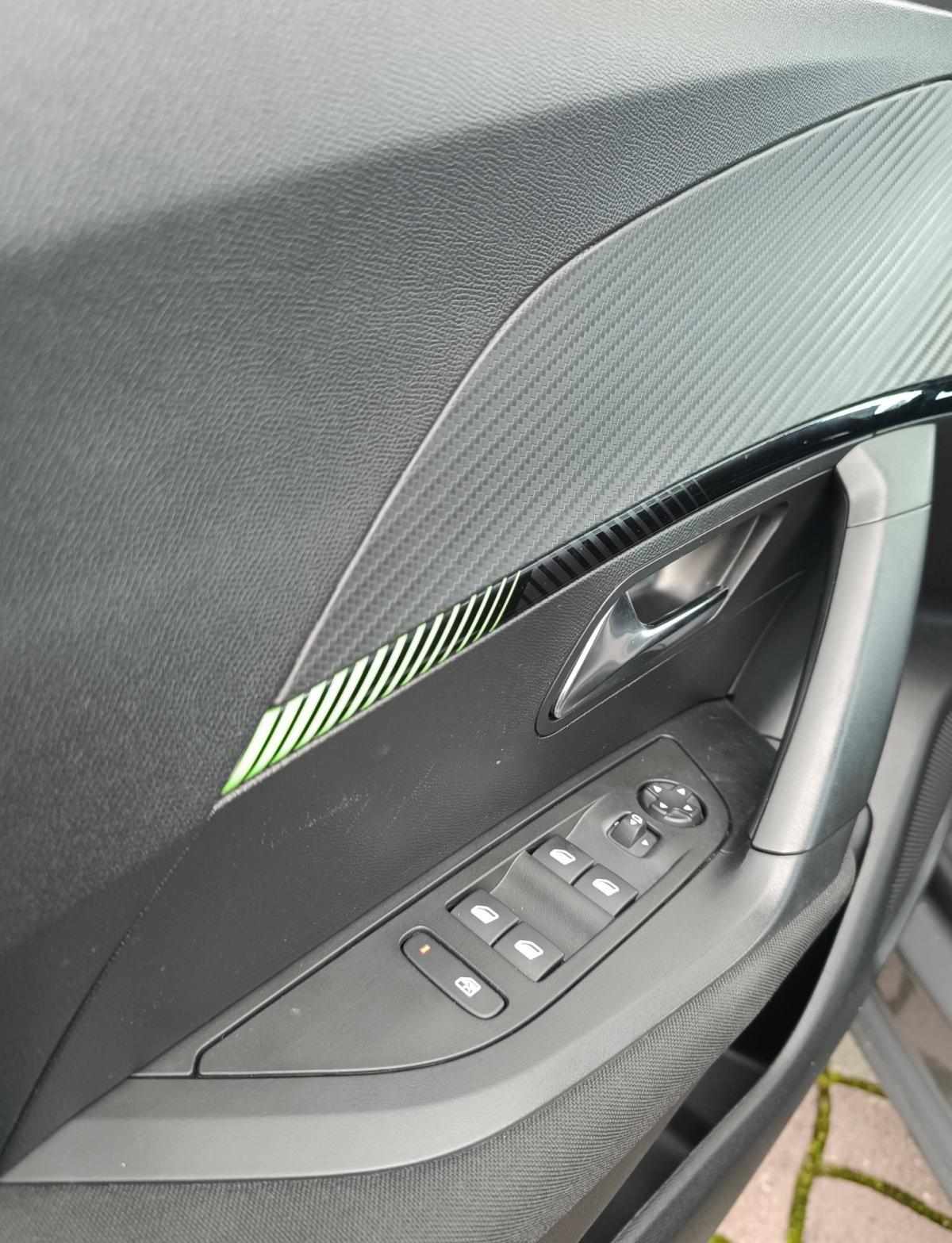 peugeot-2008-2023-gasolina-1199cc
